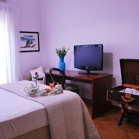Attico 203 Bed & Breakfast Рим Екстериор снимка