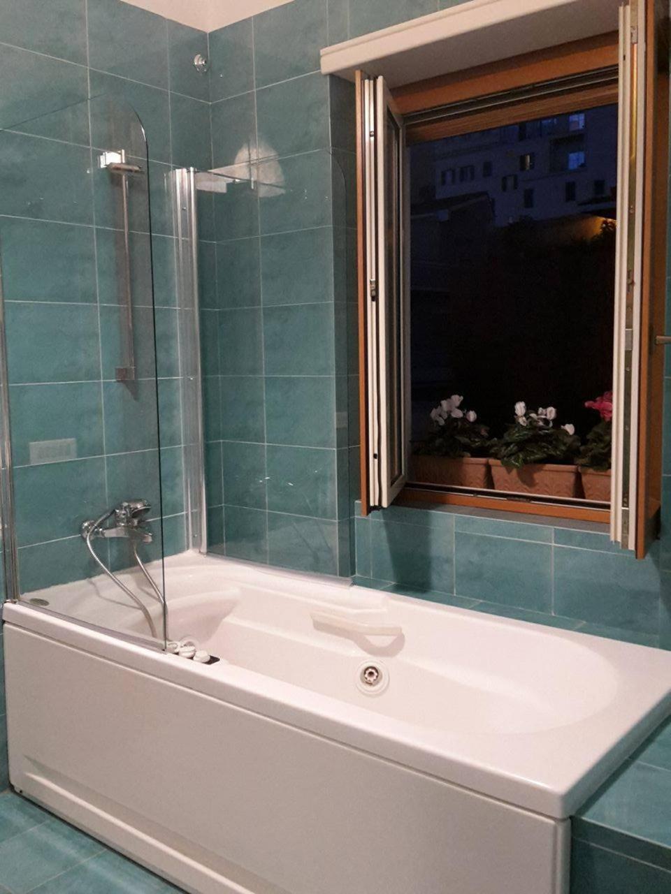 Attico 203 Bed & Breakfast Рим Екстериор снимка
