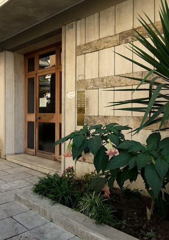 Attico 203 Bed & Breakfast Рим Екстериор снимка
